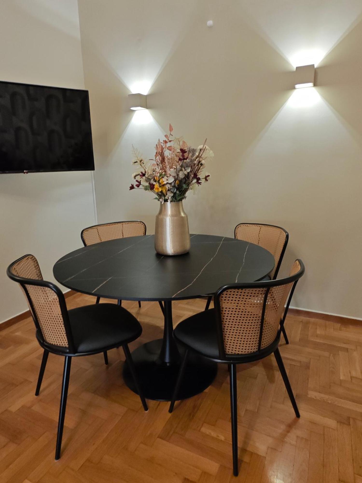 Caravin Wanderhome Acropolis, 1 Min From Acropolis Museum Atenas Exterior foto